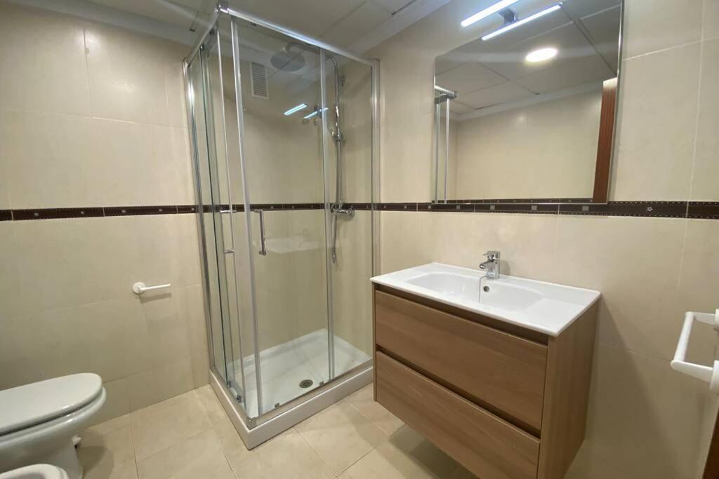 Maravilloso Apartamento En Primera Linea De Playa Con Vistas Al Mar En Caleta De Velez 2 D المظهر الخارجي الصورة