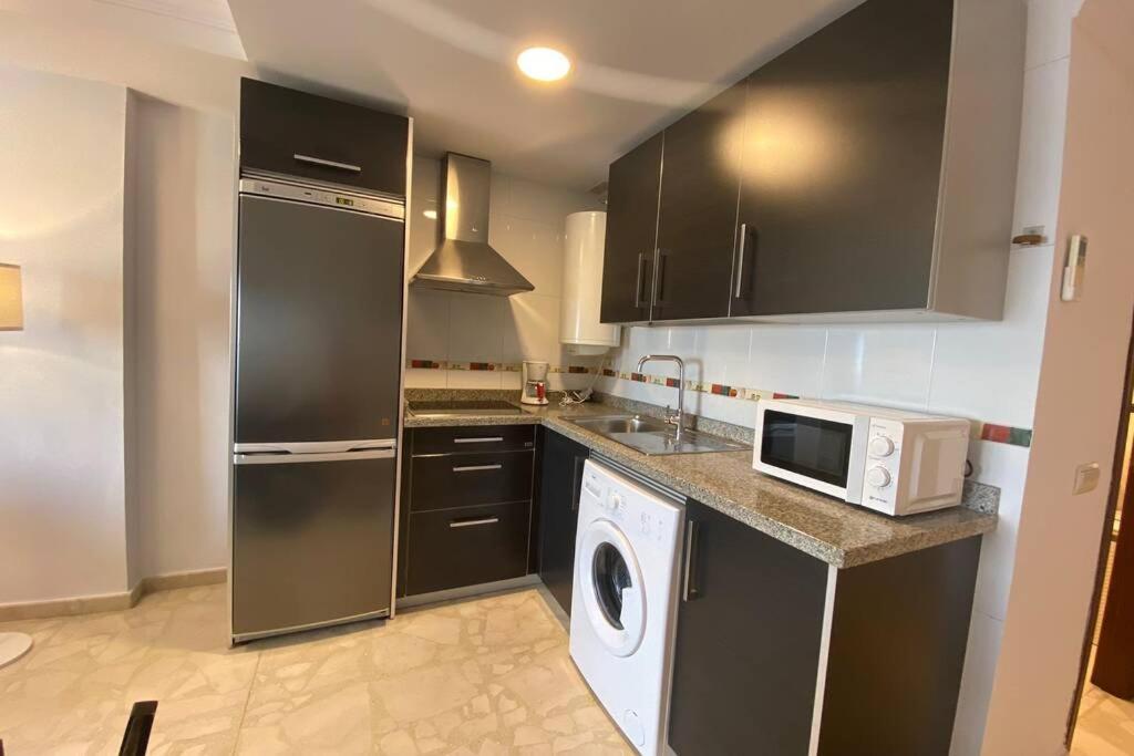 Maravilloso Apartamento En Primera Linea De Playa Con Vistas Al Mar En Caleta De Velez 2 D المظهر الخارجي الصورة