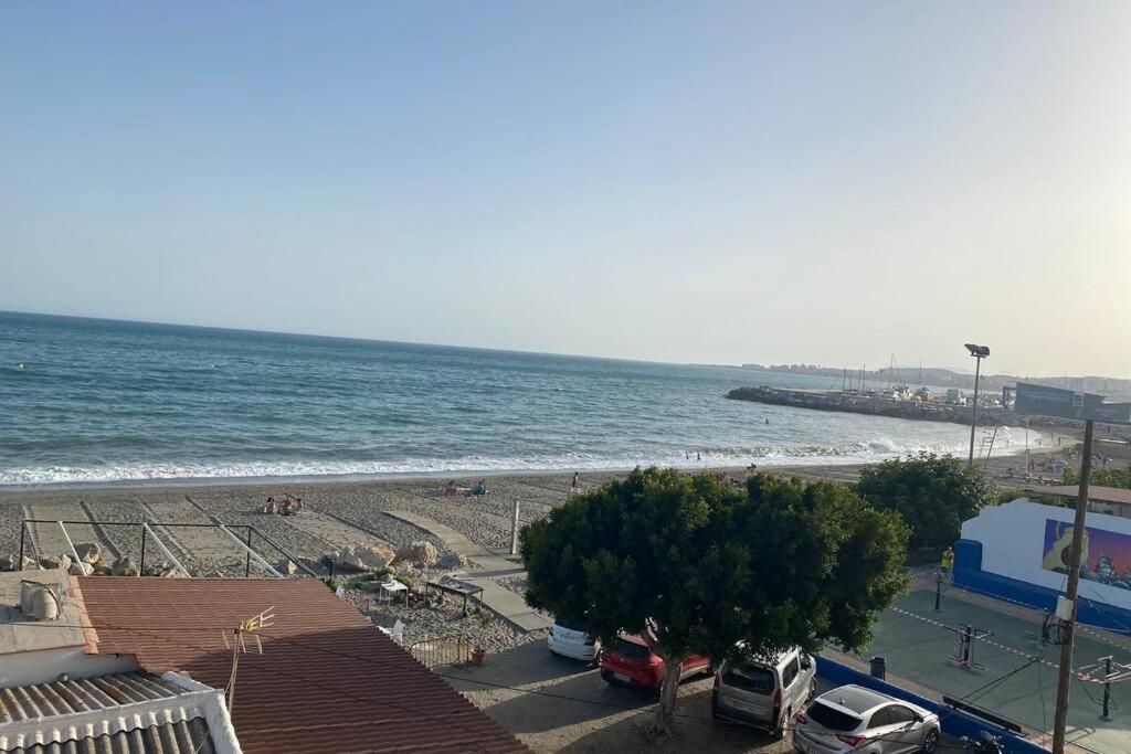 Maravilloso Apartamento En Primera Linea De Playa Con Vistas Al Mar En Caleta De Velez 2 D المظهر الخارجي الصورة