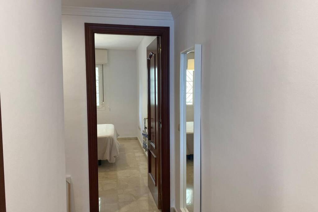 Maravilloso Apartamento En Primera Linea De Playa Con Vistas Al Mar En Caleta De Velez 2 D المظهر الخارجي الصورة